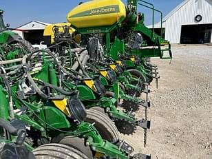 Main image John Deere 1775 10