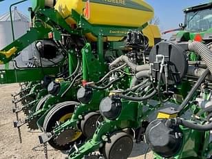 Main image John Deere 1775 14