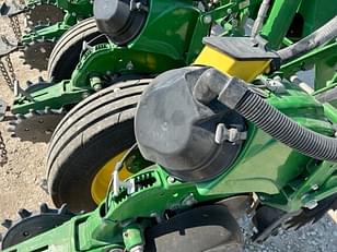 Main image John Deere 1775 18