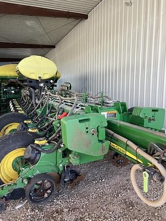 Image of John Deere 1775 equipment image 1