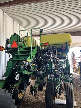 Image of John Deere 1775 equipment image 1