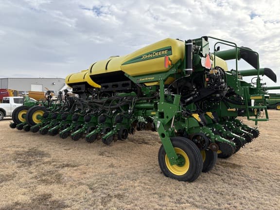 Image of John Deere 1775 equipment image 2