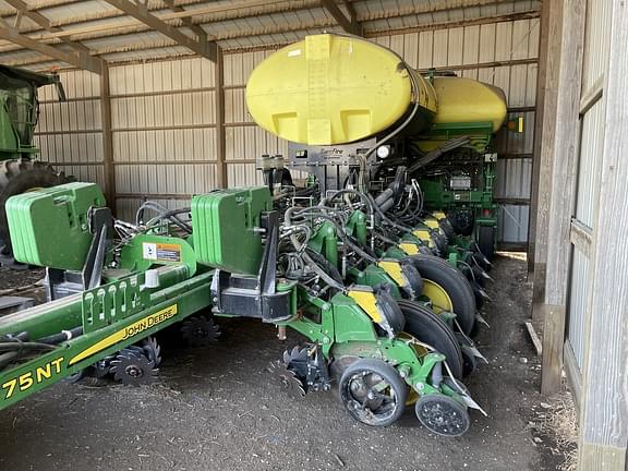 Image of John Deere 1775 Primary image