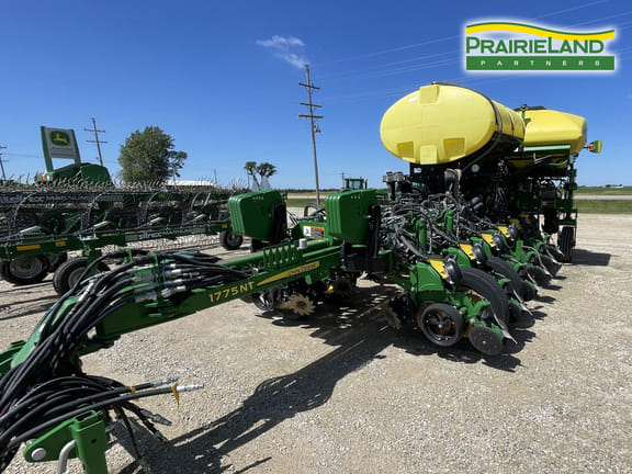 2021 John Deere 1775 Equipment Image0