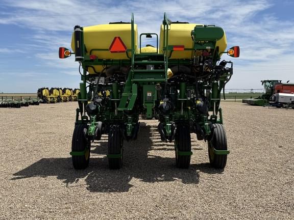 Image of John Deere 1775 equipment image 4