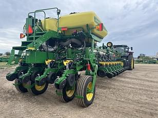 Main image John Deere 1775 1