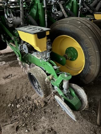 Image of John Deere 1775 Image 1