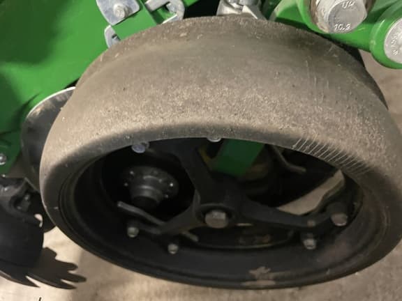 Image of John Deere 1775 equipment image 1