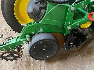 Main image John Deere 1775 1