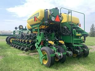 Main image John Deere 1775 8