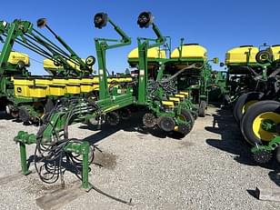 Main image John Deere 1775