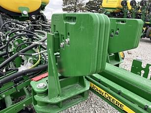 Main image John Deere 1775 11