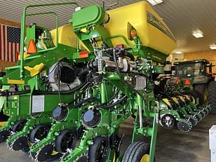 Main image John Deere 1775 21