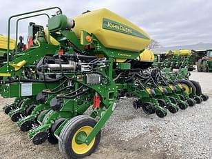 Main image John Deere 1775 6