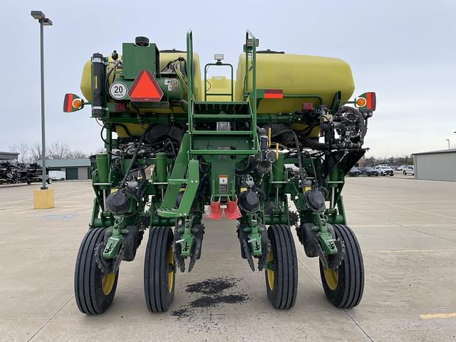 Image of John Deere 1775 equipment image 2