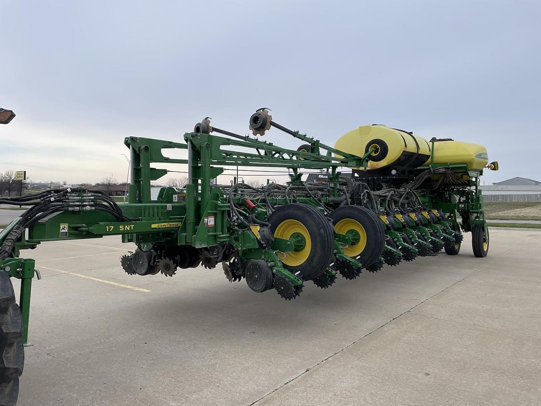 Image of John Deere 1775 Primary image