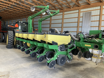 Main image John Deere 1775