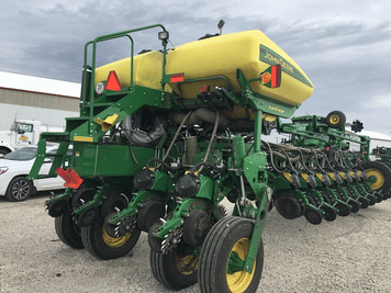 Main image John Deere 1775