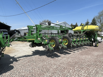 Main image John Deere 1775