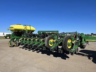 Main image John Deere 1775 7