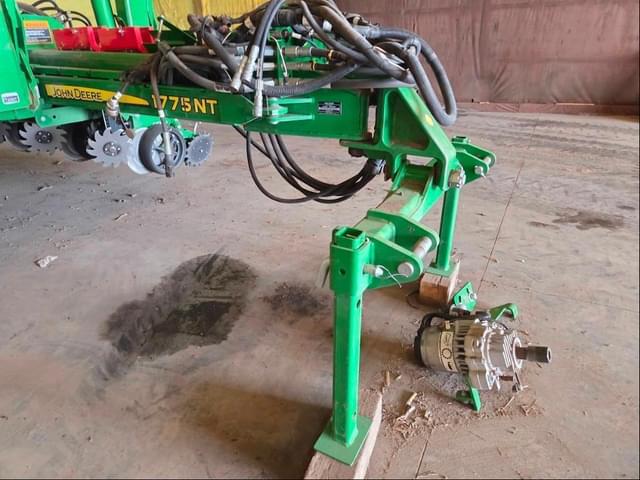 Image of John Deere 1775 equipment image 4