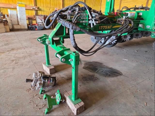Image of John Deere 1775 equipment image 3