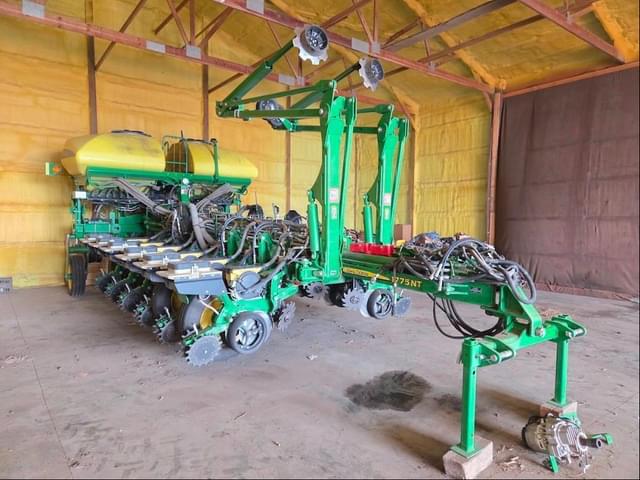 Image of John Deere 1775 equipment image 1