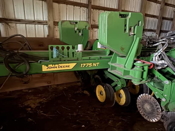 Image of John Deere 1775 equipment image 1