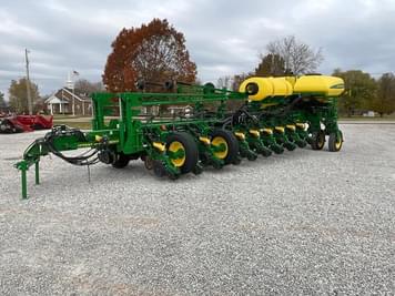 Main image John Deere 1775
