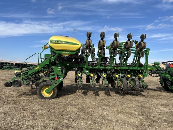 Image of John Deere 1795 equipment image 4