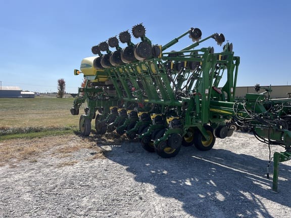 2021 John Deere 1795 Equipment Image0