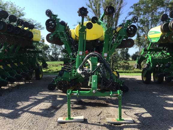 Image of John Deere 1795 equipment image 4