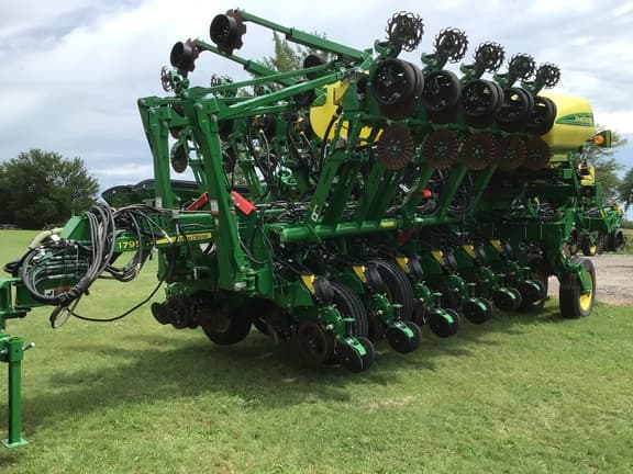 Image of John Deere 1795 Primary image