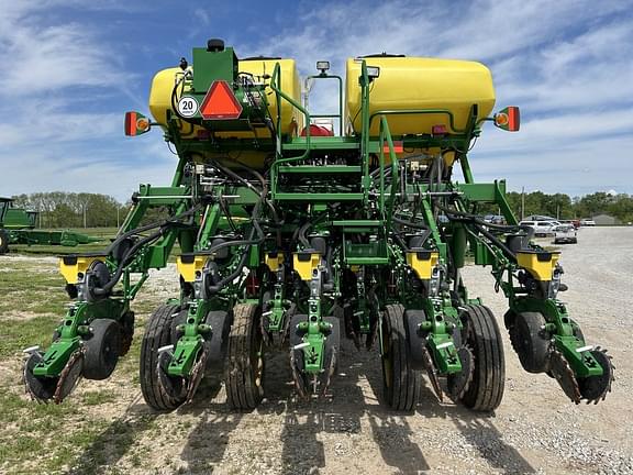 Image of John Deere 1795 equipment image 3