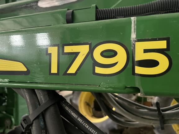Image of John Deere 1795 equipment image 1