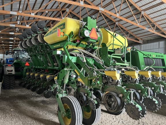 Image of John Deere 1795 Primary image
