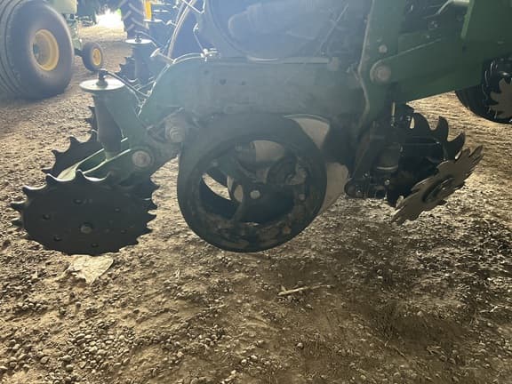 Image of John Deere 1795 equipment image 4