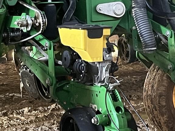 Image of John Deere 1795 equipment image 4