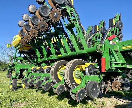 Image of John Deere 1795 equipment image 1