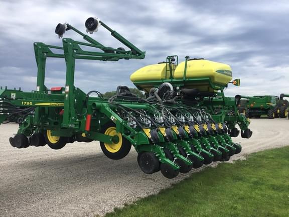 Image of John Deere 1795 Primary image