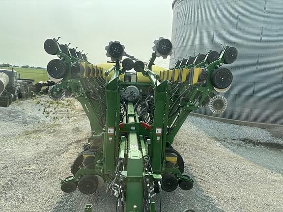 Image of John Deere 1795 equipment image 4