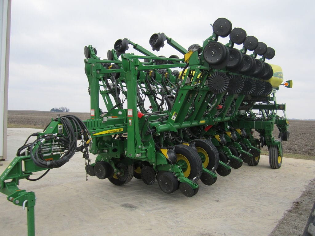 2021 John Deere 1795 Equipment Image0