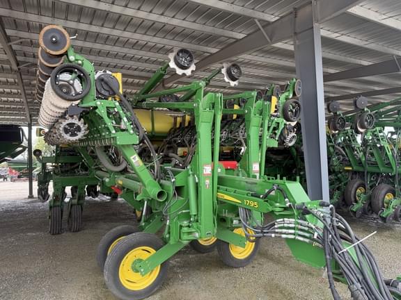 Image of John Deere 1795 Primary image