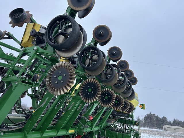 Image of John Deere 1795 equipment image 4