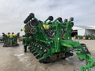 2021 John Deere 1795 Equipment Image0