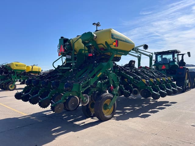 Image of John Deere 1795 equipment image 4