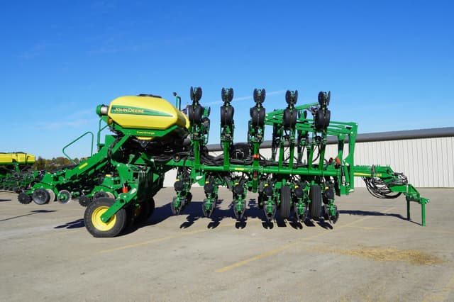 Image of John Deere 1795 equipment image 1