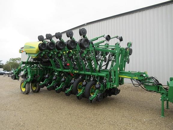 Image of John Deere 1795 equipment image 1