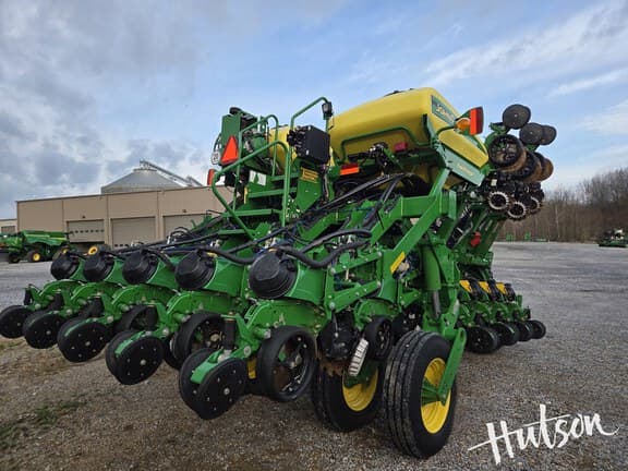 Image of John Deere 1795 equipment image 4