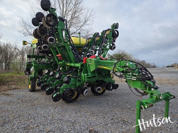 2021 John Deere 1795 Equipment Image0